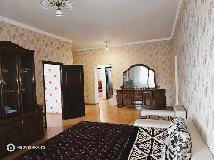 143 м², 4-комнатная квартира, этаж 4 из 18, 143 м², изображение - 1