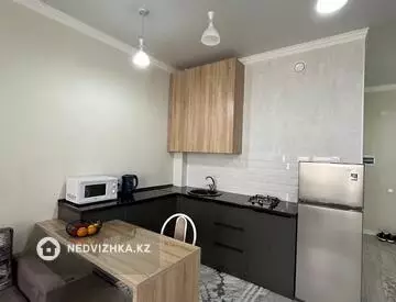 1-комнатная квартира, этаж 3 из 9, 45 м²