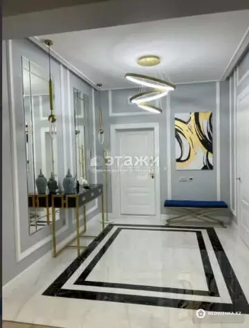 4-комнатная квартира, этаж 8 из 9, 160 м²