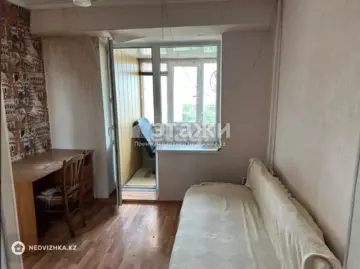 3-комнатная квартира, этаж 9 из 9, 65 м²