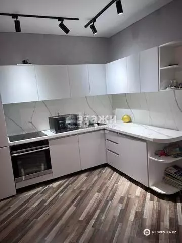 2-комнатная квартира, этаж 8 из 9, 47 м²