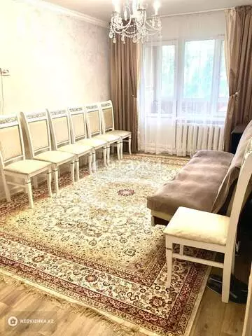 4-комнатная квартира, этаж 4 из 4, 76 м²