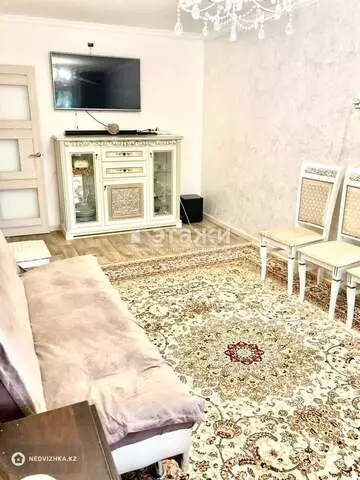 4-комнатная квартира, этаж 4 из 4, 76 м²