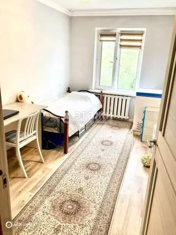 4-комнатная квартира, этаж 4 из 4, 76 м²