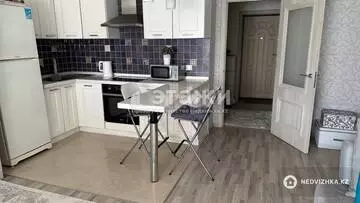 2-комнатная квартира, этаж 9 из 22, 55 м²