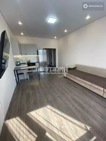 2-комнатная квартира, этаж 9 из 9, 43 м²