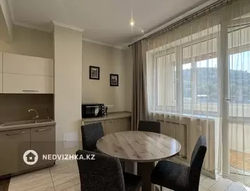 3-комнатная квартира, этаж 4 из 6, 122 м², на длительный срок