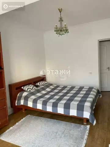 3-комнатная квартира, этаж 4 из 5, 82 м²