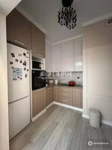 3-комнатная квартира, этаж 9 из 10, 87 м²