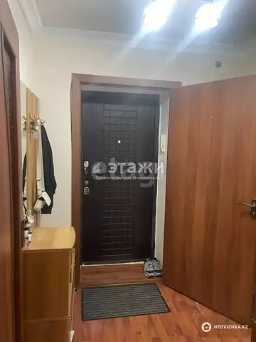 1-комнатная квартира, этаж 3 из 9, 38 м²