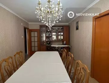 4-комнатная квартира, этаж 4 из 5, 72 м²