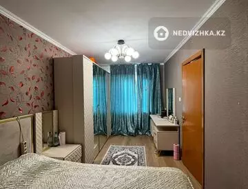 4-комнатная квартира, этаж 4 из 5, 72 м²