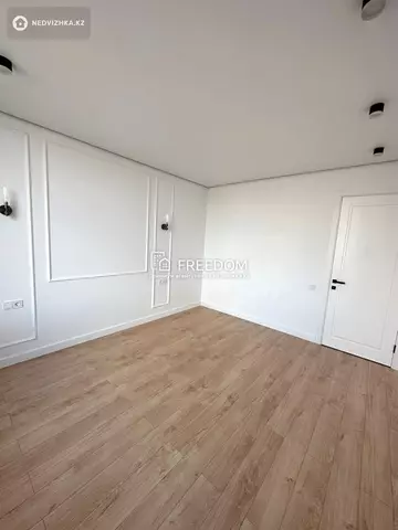 2-комнатная квартира, этаж 14 из 19, 60 м²