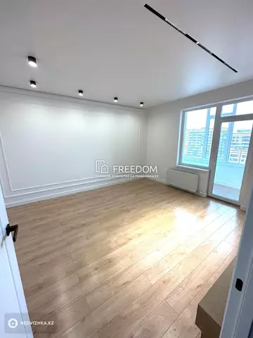 2-комнатная квартира, этаж 14 из 19, 60 м²