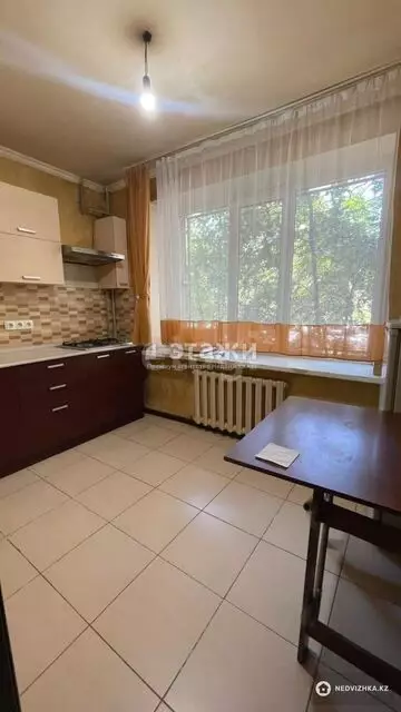 2-комнатная квартира, этаж 1 из 5, 53 м²