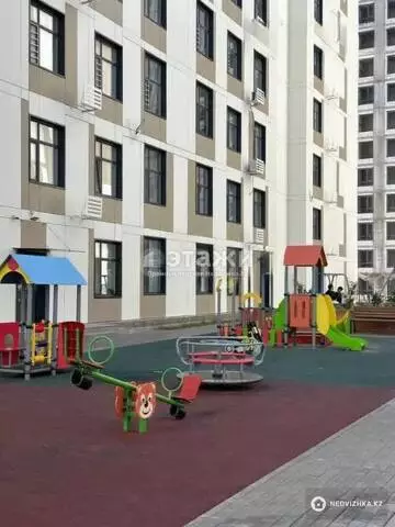 2-комнатная квартира, этаж 7 из 17, 42 м²