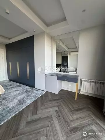 4-комнатная квартира, этаж 6 из 6, 180 м²