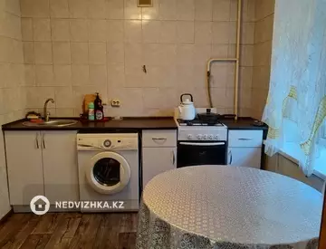 2-комнатная квартира, этаж 2 из 4, 45 м², посуточно