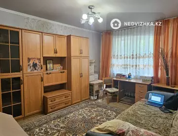 4-комнатная квартира, этаж 1 из 5, 80 м²