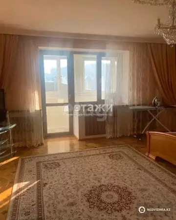 4-комнатная квартира, этаж 5 из 9, 184 м²