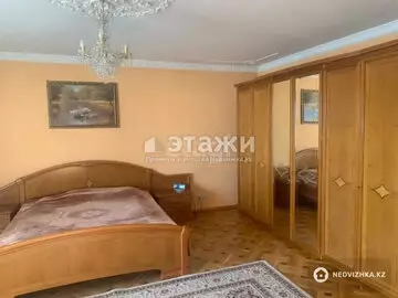 4-комнатная квартира, этаж 5 из 9, 184 м²