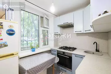 4-комнатная квартира, этаж 1 из 5, 65 м²