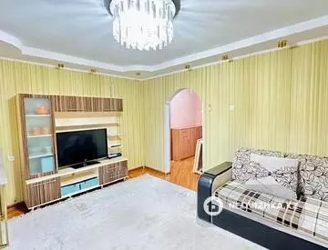 3-комнатная квартира, этаж 4 из 6, 61 м²