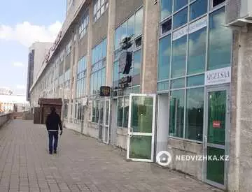 Помещение, этаж 1 из 3, 370 м²