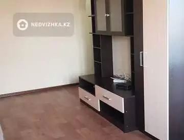 3-комнатная квартира, этаж 4 из 4, 60 м², на длительный срок