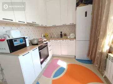 1-комнатная квартира, этаж 4 из 9, 38 м²