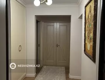 4-комнатная квартира, этаж 3 из 5, 80 м²