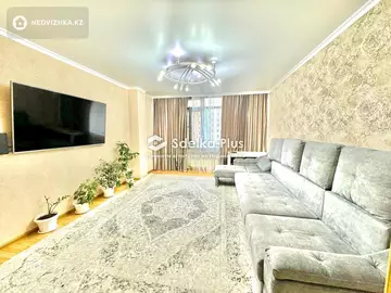 4-комнатная квартира, этаж 5 из 12, 100 м²