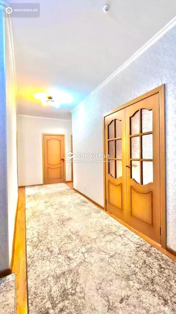 4-комнатная квартира, этаж 5 из 12, 100 м²