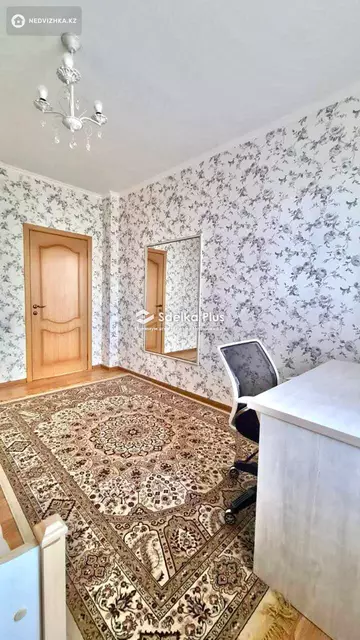 4-комнатная квартира, этаж 5 из 12, 100 м²