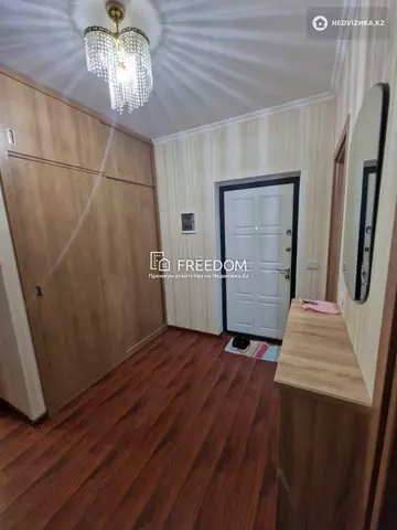 3-комнатная квартира, этаж 2 из 7, 93 м²