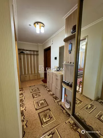 2-комнатная квартира, этаж 9 из 19, 58 м²