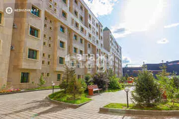 2-комнатная квартира, этаж 3 из 8, 93 м²