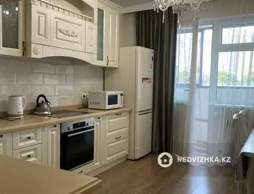 4-комнатная квартира, этаж 2 из 7, 103 м²