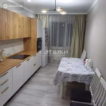 2-комнатная квартира, этаж 3 из 13, 64 м²