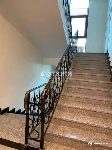2-комнатная квартира, этаж 4 из 6, 105 м²