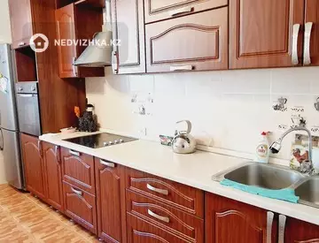 3-комнатная квартира, этаж 8 из 19, 145 м²