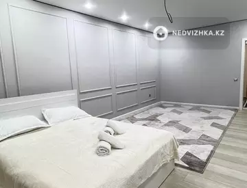 2-комнатная квартира, этаж 1 из 9, 55 м², посуточно