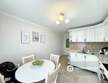 3-комнатная квартира, этаж 8 из 8, 99 м²