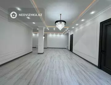 3-комнатная квартира, этаж 1 из 10, 189 м²