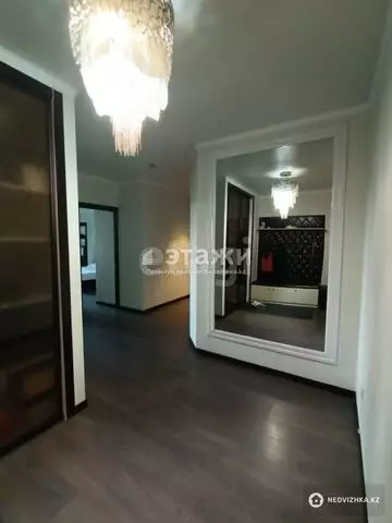 3-комнатная квартира, этаж 1 из 12, 107 м²