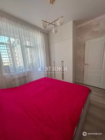 1-комнатная квартира, этаж 8 из 12, 38 м²