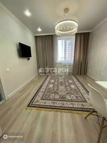 1-комнатная квартира, этаж 8 из 12, 38 м²