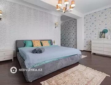 3-комнатная квартира, этаж 31 из 33, 100 м², посуточно