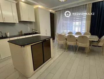 5-комнатный дом, 8 соток, 220 м²