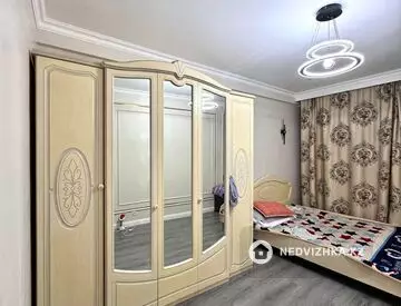 2-комнатная квартира, этаж 1 из 12, 63 м²